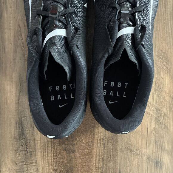 Athletic_Shoes